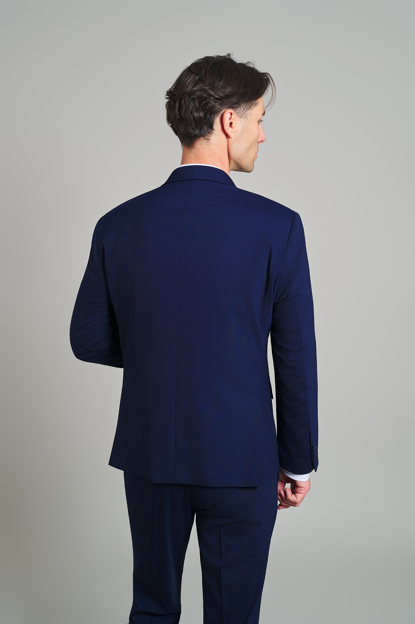 Costum clasic bleumarin